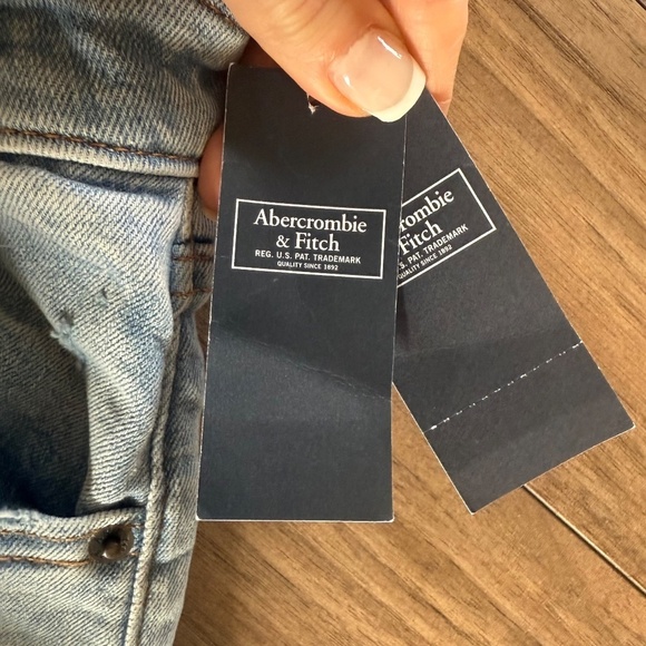 Abercrombie & Fitch Light Blue High Rise Jeans curve love. New with tags. - Picture 4 of 6